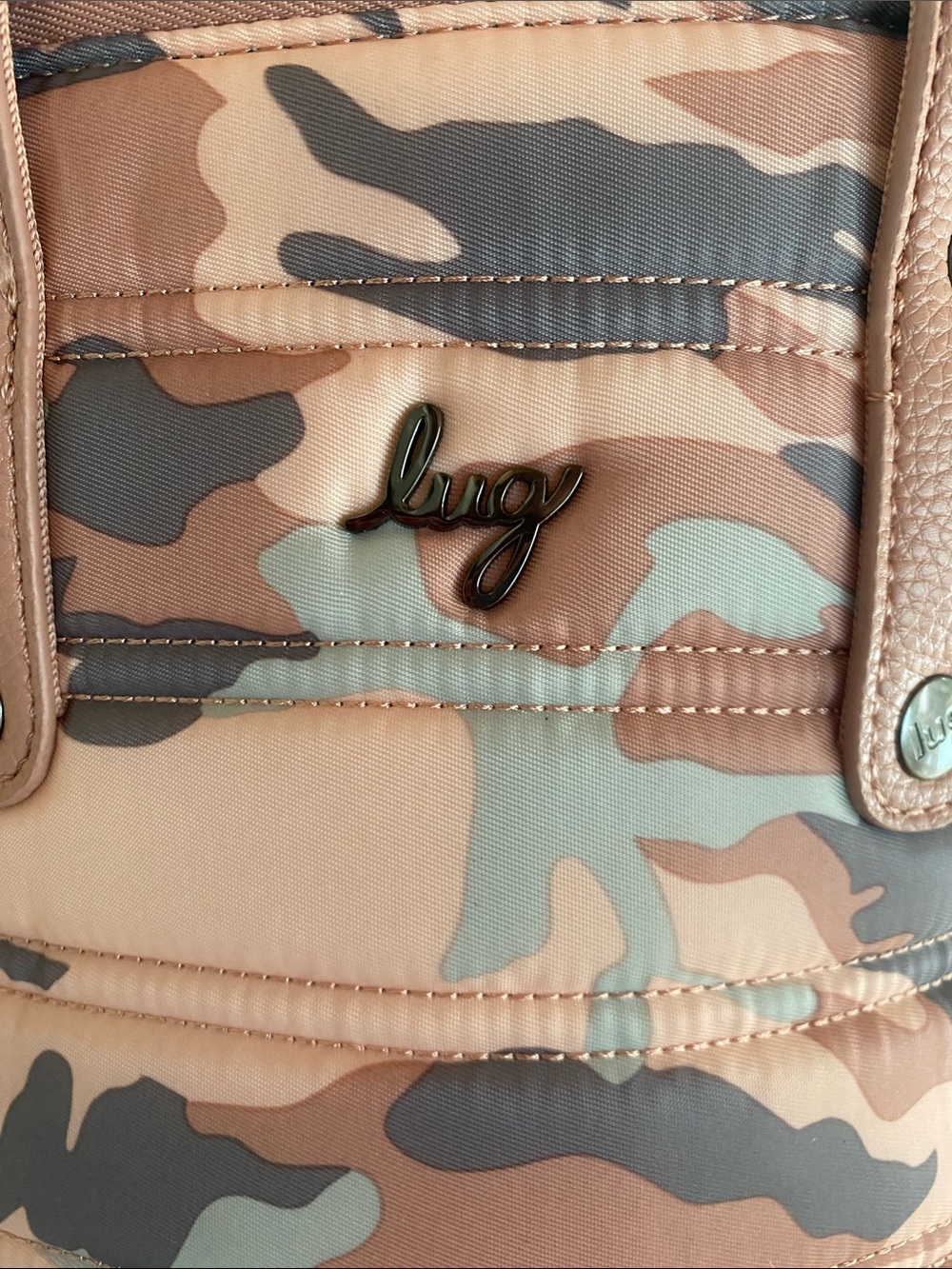 Lug Insulated Wine Bag Pink and Gray Camo Cradle Bag NWOT - Picture 2 of 7